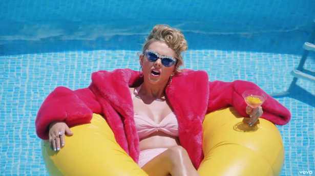 Taylor Swift - You Need To Calm Down