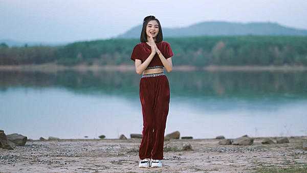 คอร์ดเพลง มักบ่าว ม.ปลาย - ฮันนี่ นิชาดา