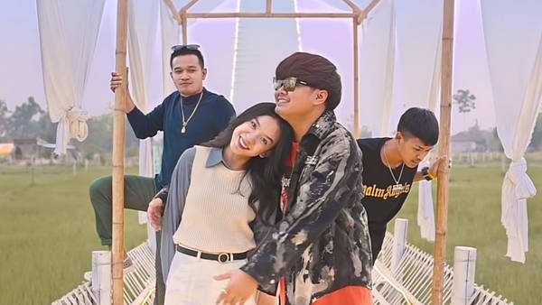 คอร์ดเพลง ແພງອ້າຍ (แพงอ้าย) - SOPHANA x Nutdao x Mild&Mint x แบกือ BiGYAI คอร์ดเพลง ແພງອ້າຍ (แพงอ้าย) - SOPHANA x Nutdao x Mild&Mint x แบกือ BiGYAI