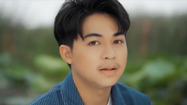 คอร์ดเพลง บ่ฮักกะบอก รุ่ง นครพนม