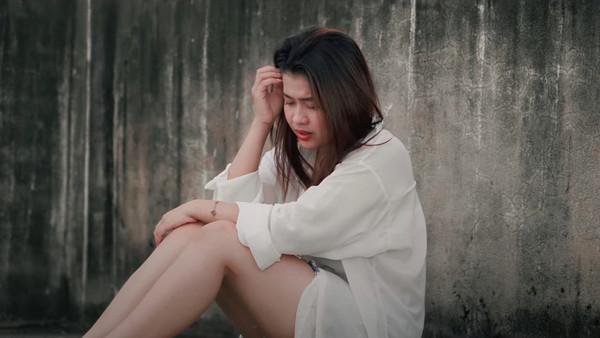 คอร์ดเพลง หลอกตัวเอง วงสายเสมอ